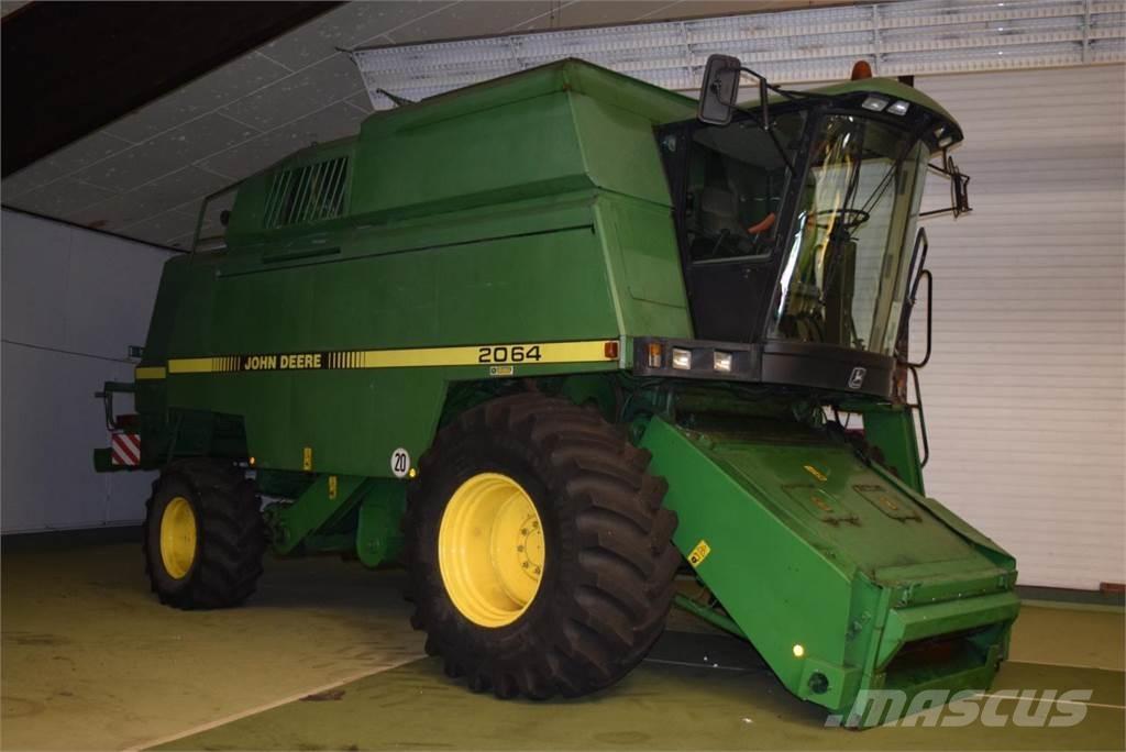 John Deere 2064 联合收割机