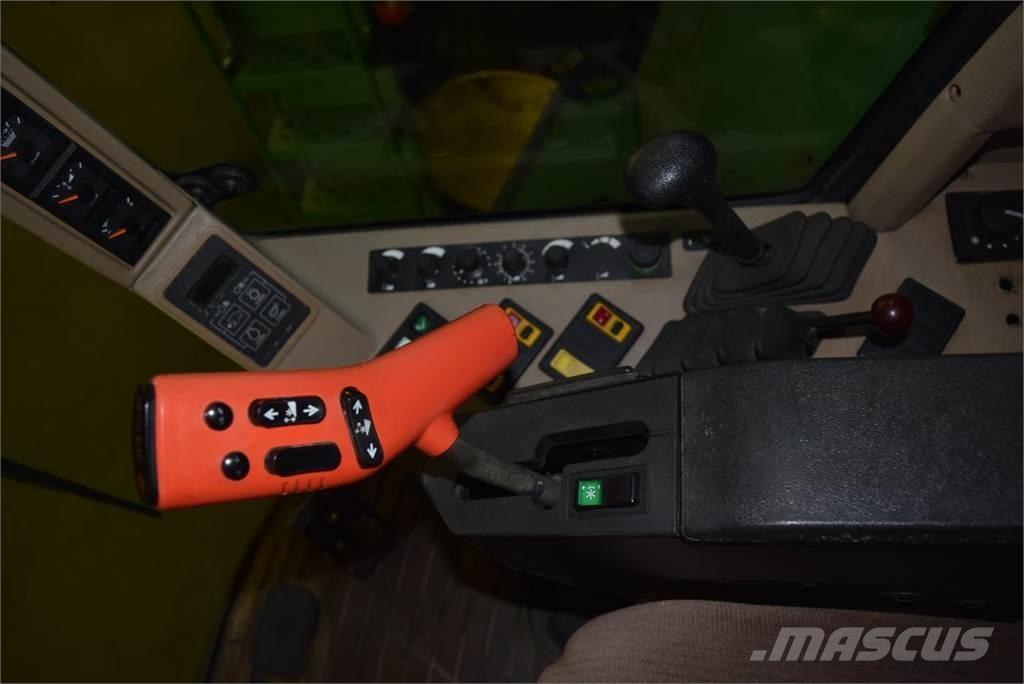 John Deere 2064 联合收割机