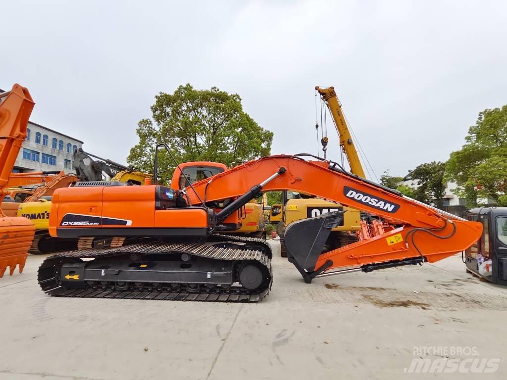 Doosan DX 225 LC 履带挖掘机