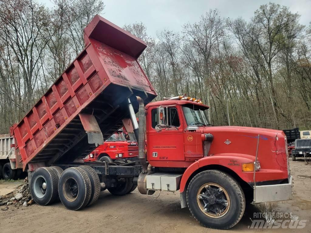 Diamond REO C120 自卸式货车