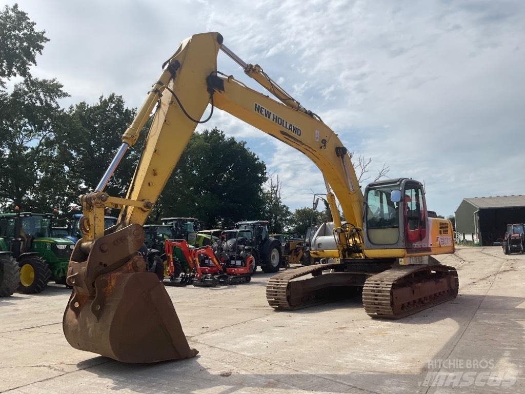 New Holland E 305 履带挖掘机