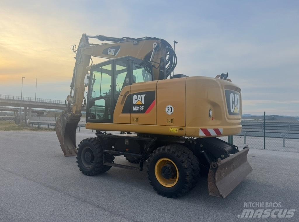 CAT M 318 F 轮式挖掘机