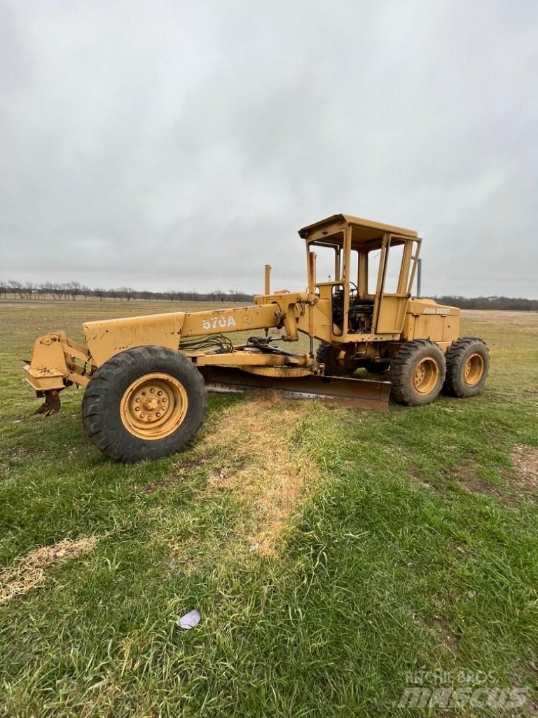 DEERE 570A 平地机/推土机