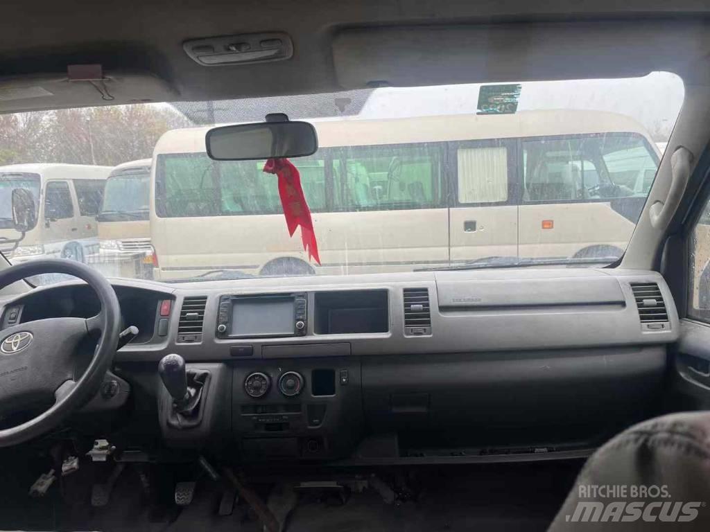 Toyota Hiace 公路客运汽车