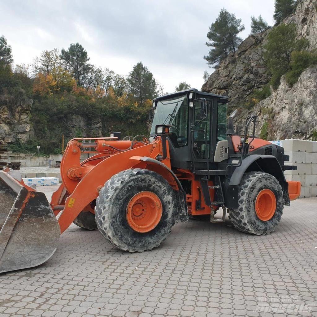 Hitachi ZW 220-5 轮式装载机
