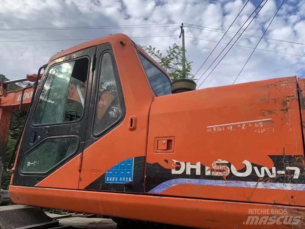 Doosan 150 W-7 轮式挖掘机
