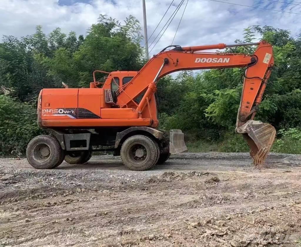 Doosan 150 W-7 轮式挖掘机