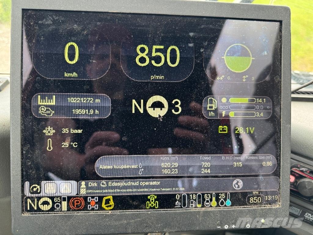 Komatsu 931.1 收割机