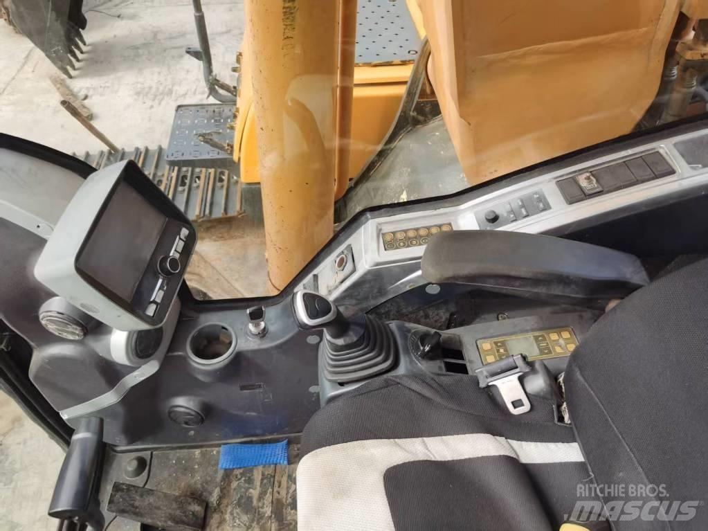 Hyundai 220lc-9s 履带挖掘机