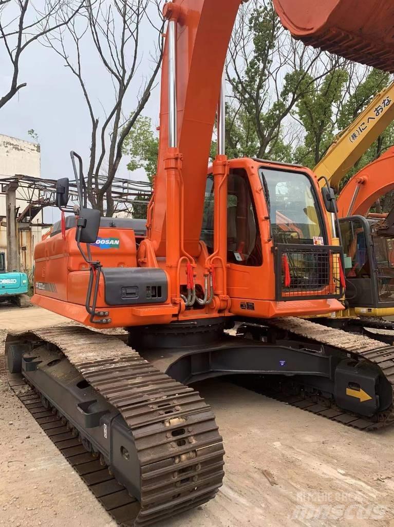 Doosan dx300 履带挖掘机
