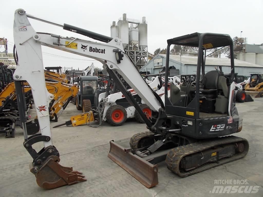 Bobcat E32i 小型挖掘机