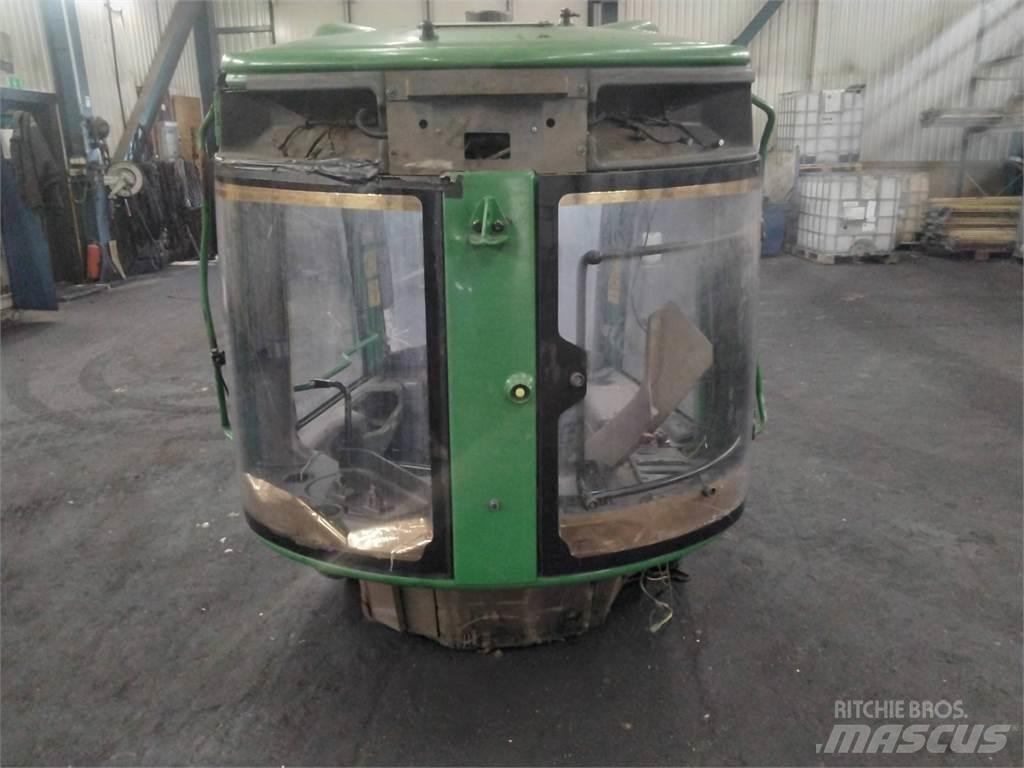 John Deere 1270E 驾驶室与内部