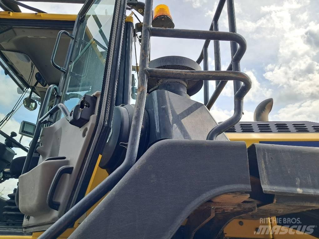 Komatsu WA480-8 轮式装载机