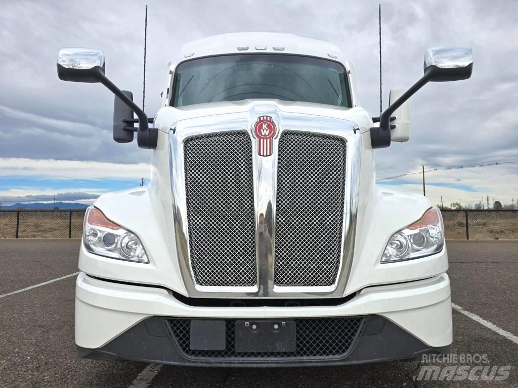 Kenworth T 680 牵引车