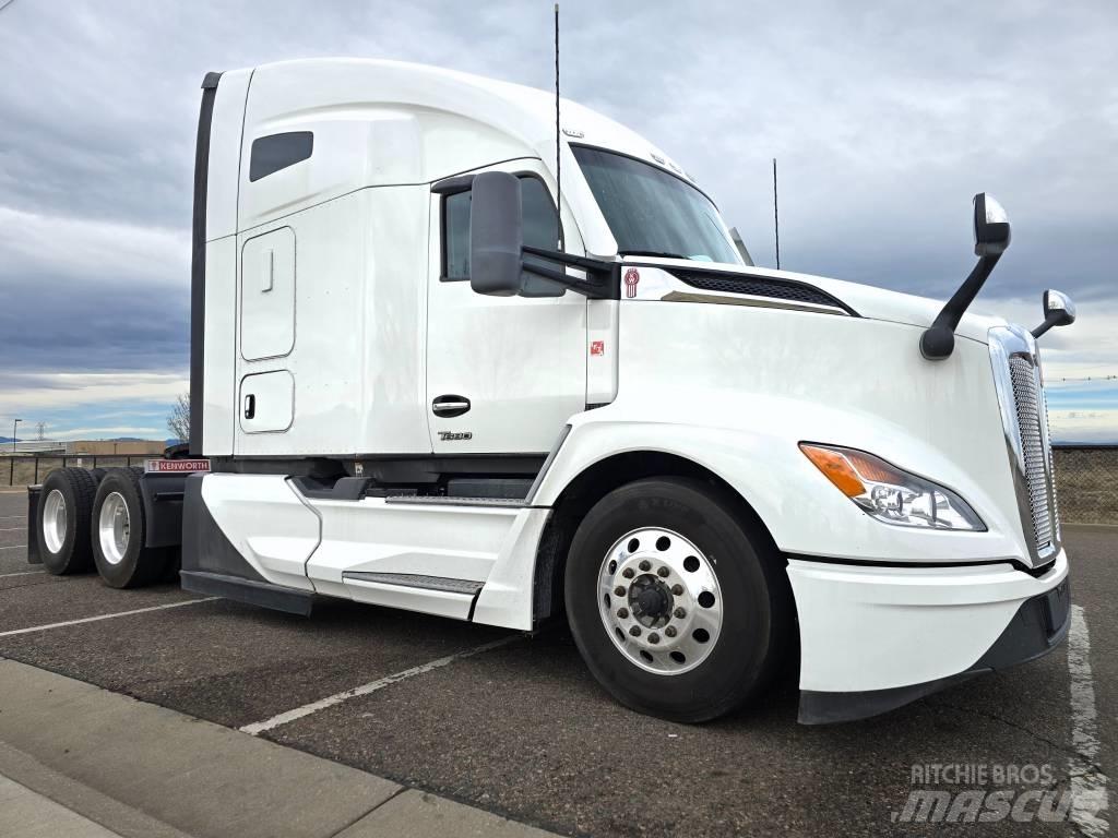 Kenworth T 680 牵引车