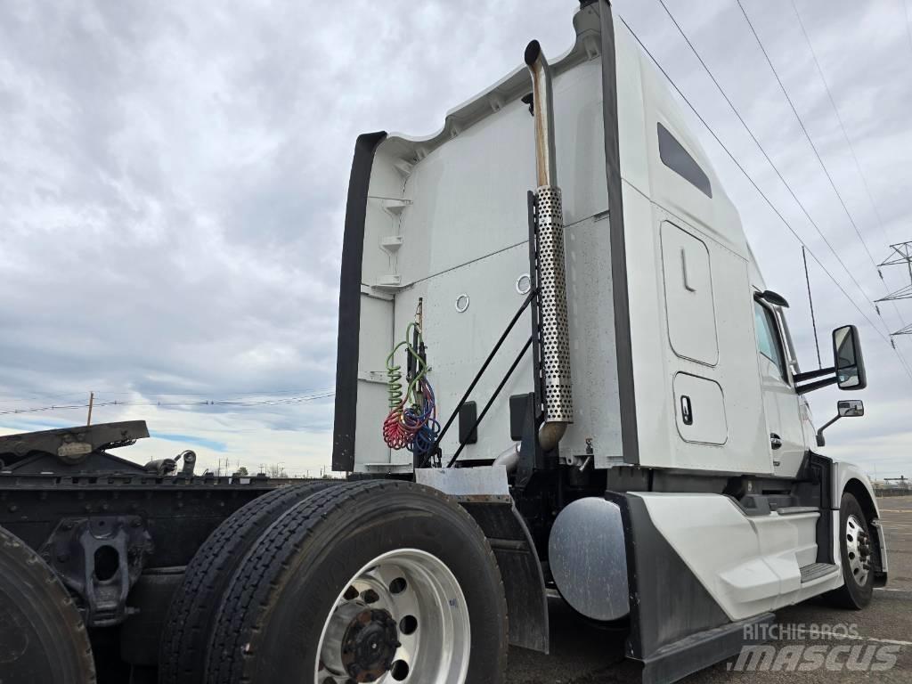 Kenworth T 680 牵引车