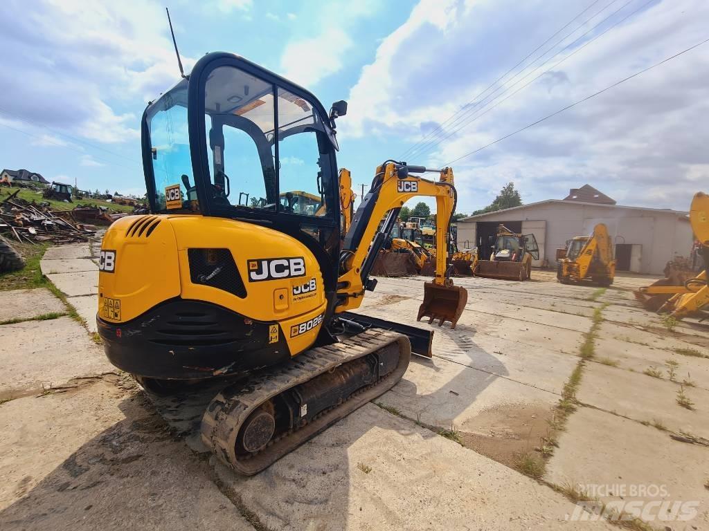 JCB 8026 CTS 小型挖掘机