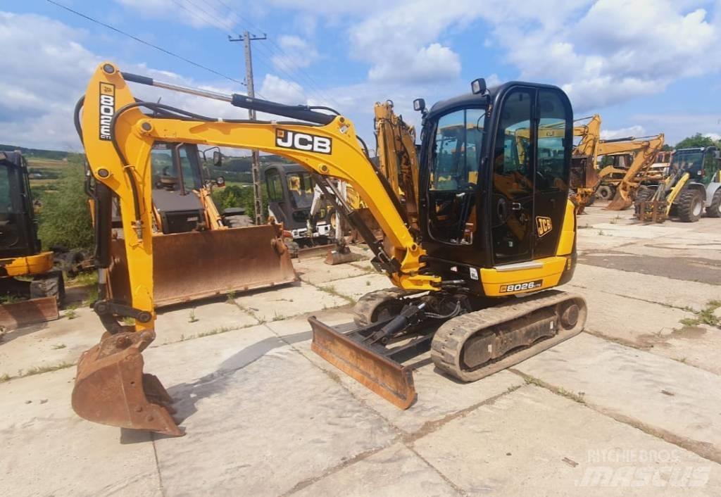 JCB 8026 CTS 小型挖掘机
