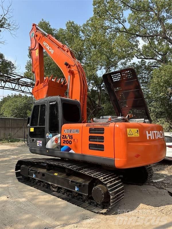 Hitachi 200 轮式挖掘机