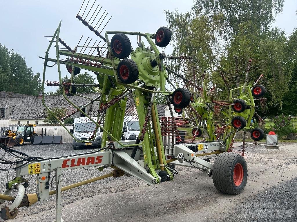 CLAAS Liner 3000 犁耙和摊草机