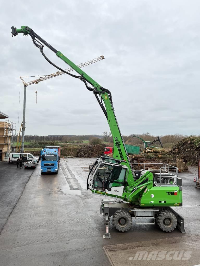 Sennebogen 718E 挖坑机