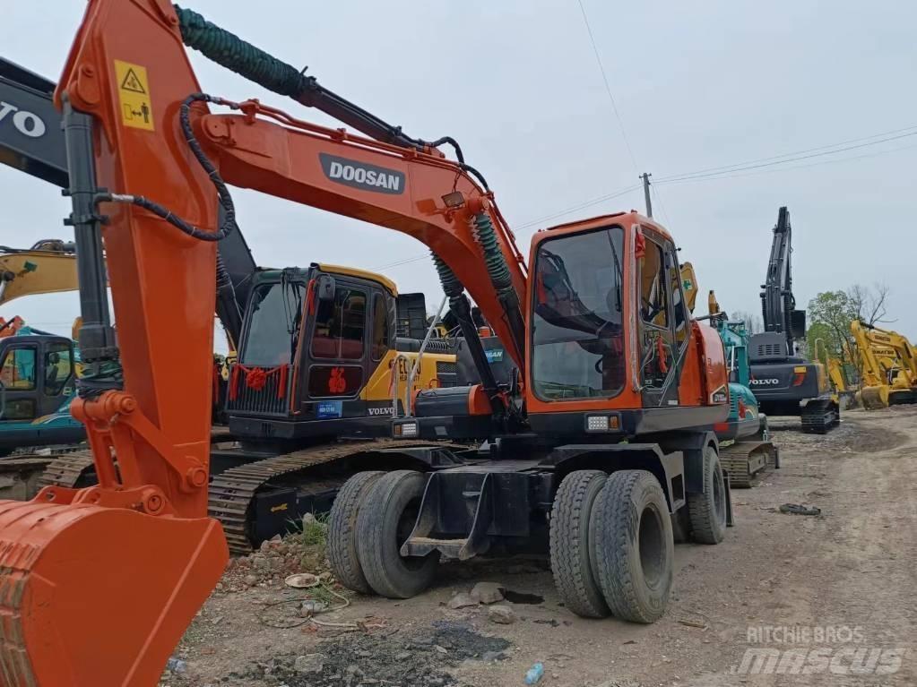 Doosan 150 W 轮式挖掘机