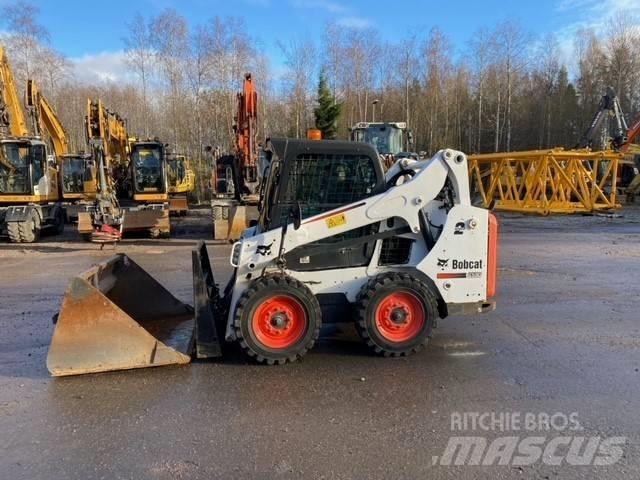 Bobcat S 590 滑移装载机