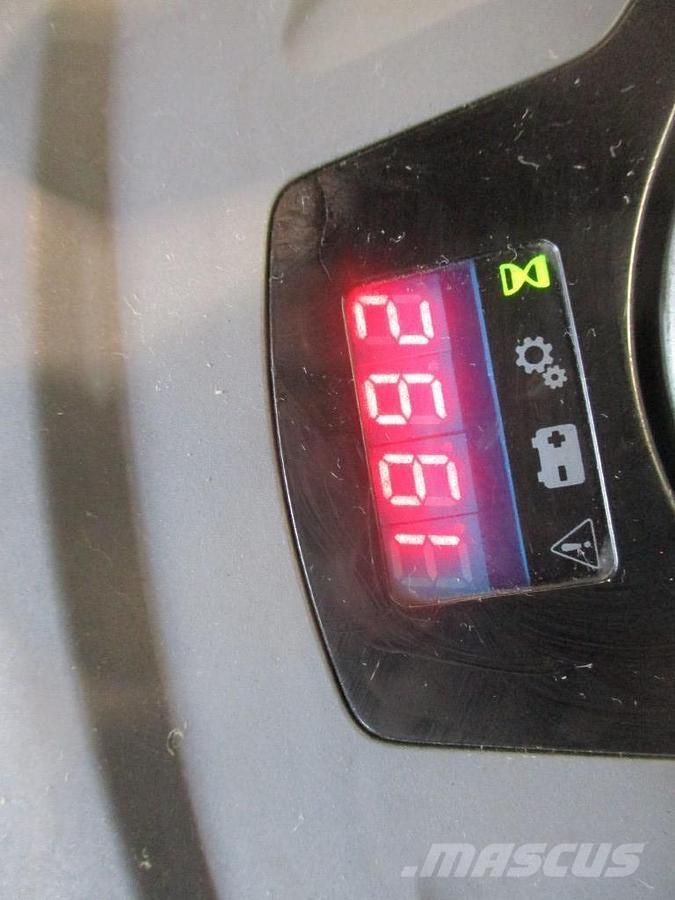 Toyota LPE200 电动搬运车