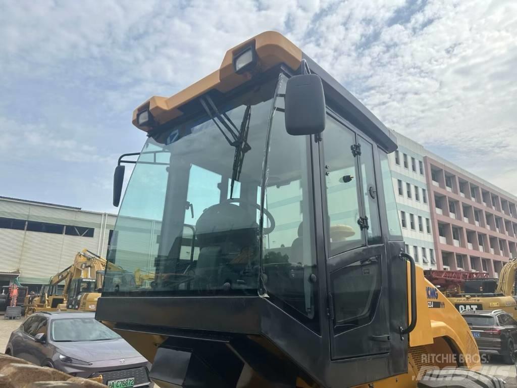 XCMG XS 223 J 单轮压路机