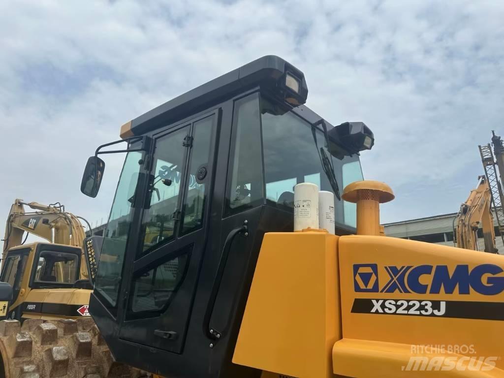 XCMG XS 223 J 单轮压路机