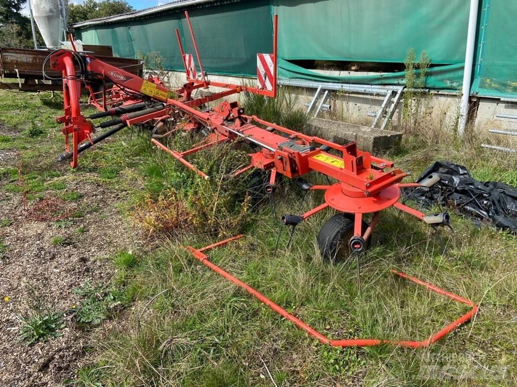 Kuhn GF8702 犁耙和摊草机
