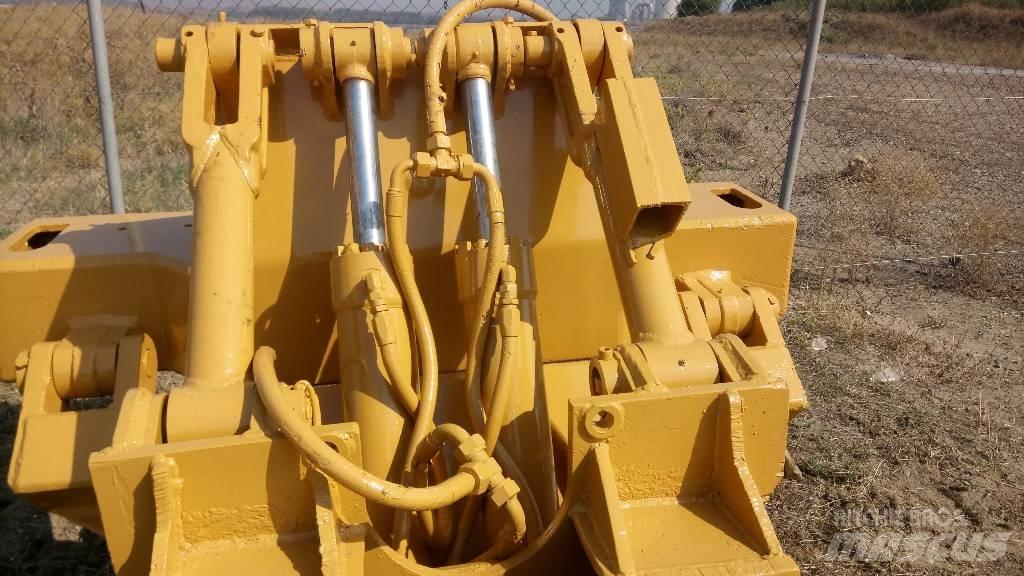 CAT D 6 底盘和悬架