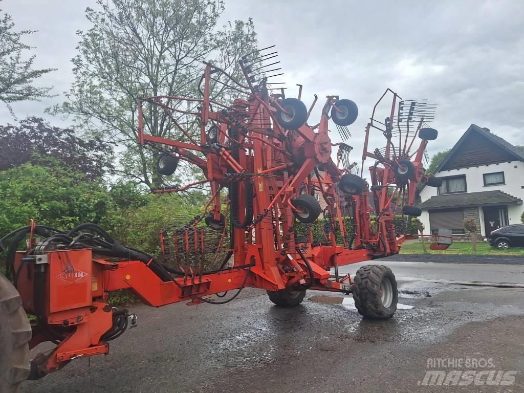 Kuhn GA 15021 料堆整形机