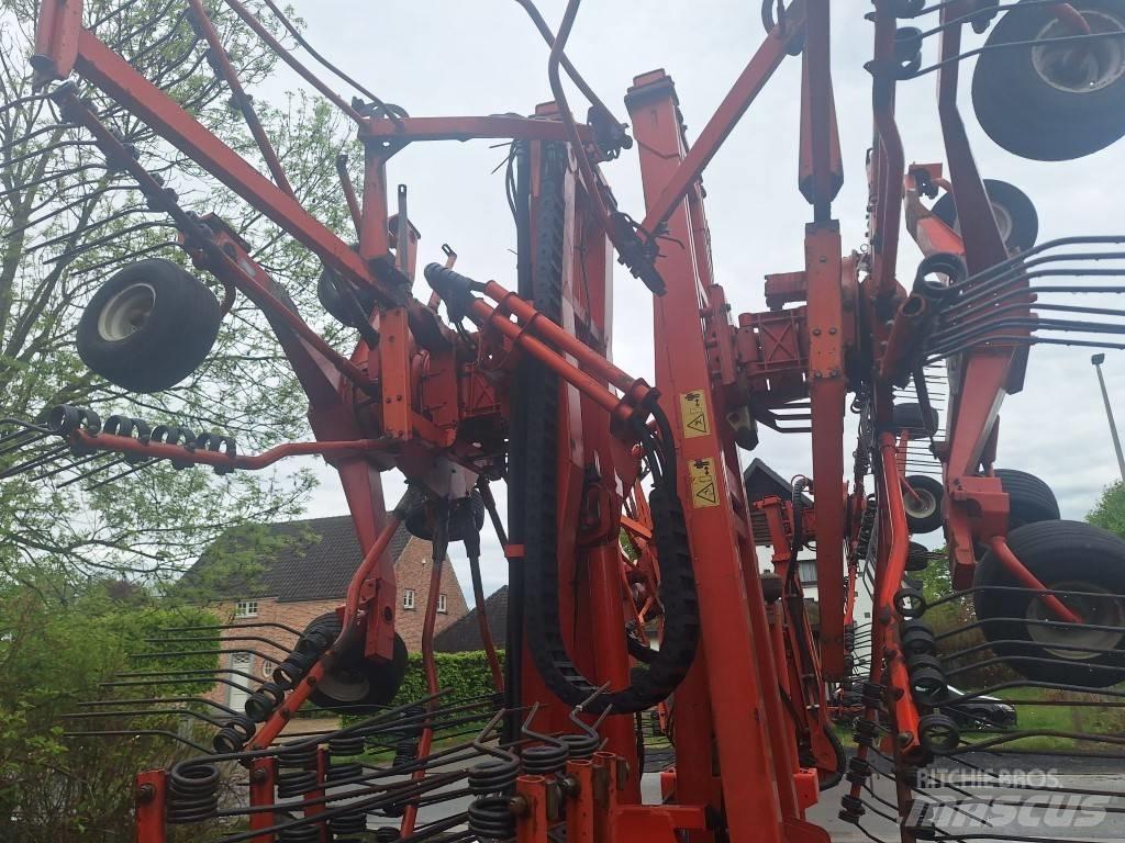 Kuhn GA 15021 料堆整形机