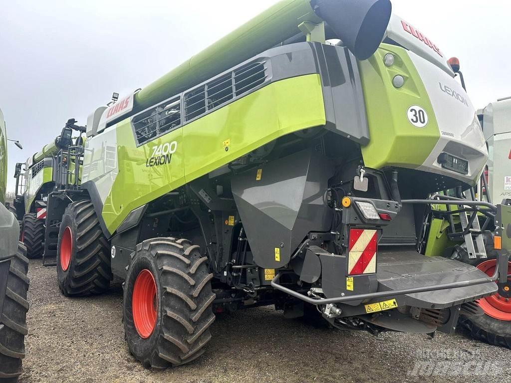 CLAAS 7400 联合收割机