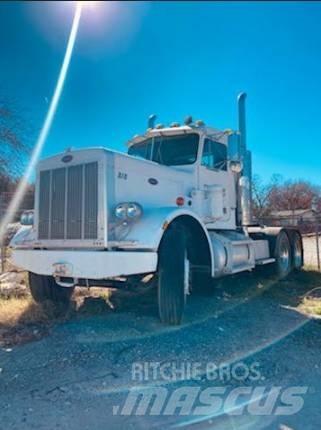 Peterbilt 359 牵引车
