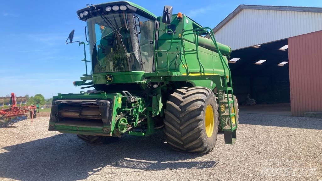 John Deere S690I 联合收割机