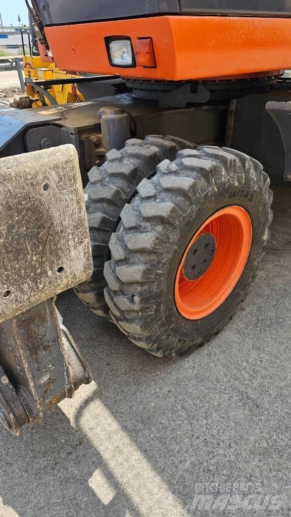 Fiat-Kobelco E215W 轮式挖掘机