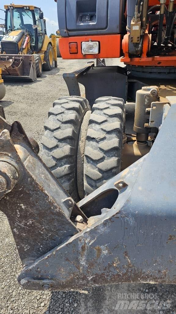 Fiat-Kobelco E215W 轮式挖掘机