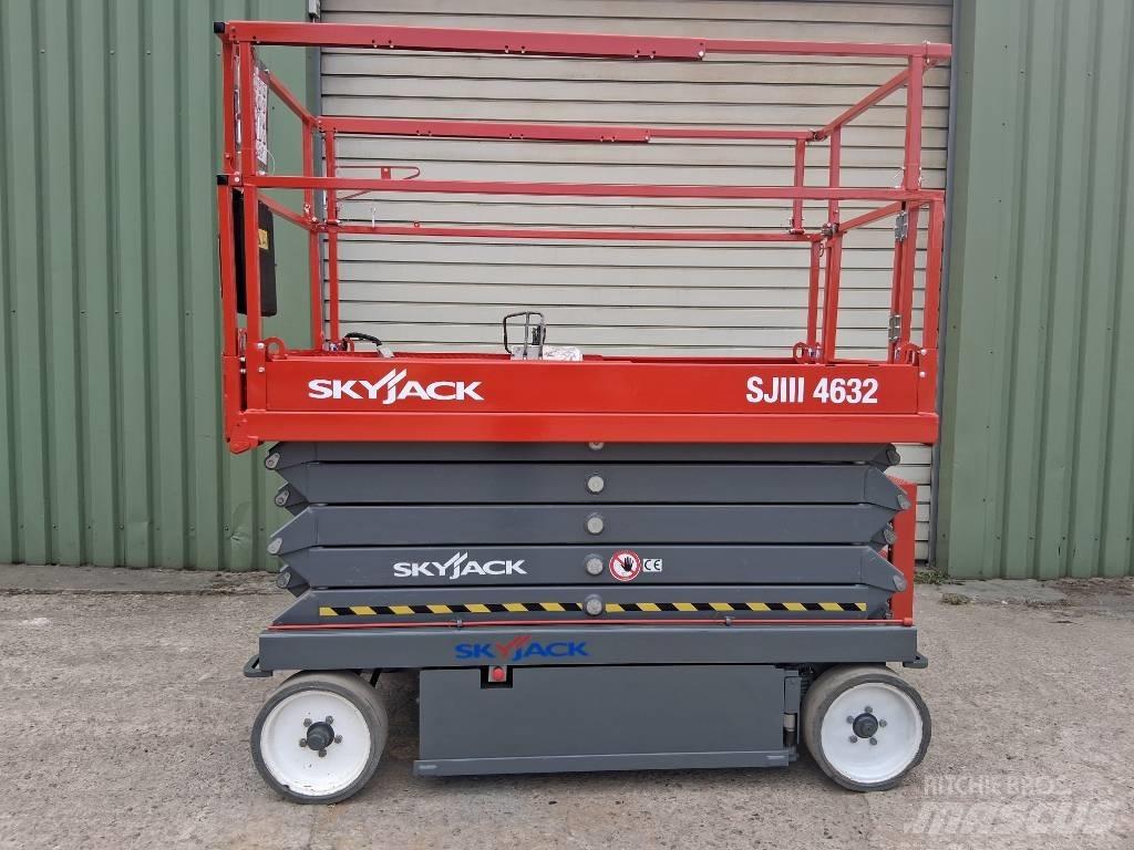 SkyJack SJ III 4632 剪叉式升降机