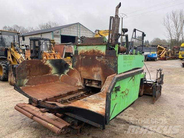 Demag DF 60 C 沥青摊铺机