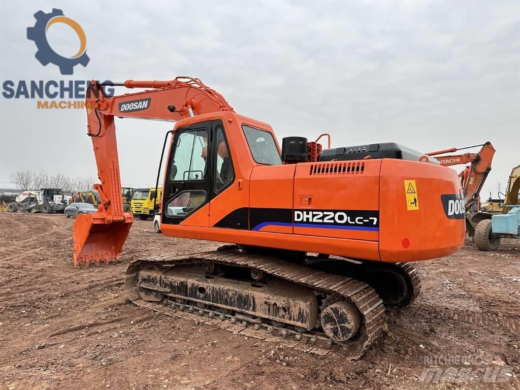 Doosan DH 220 履带挖掘机