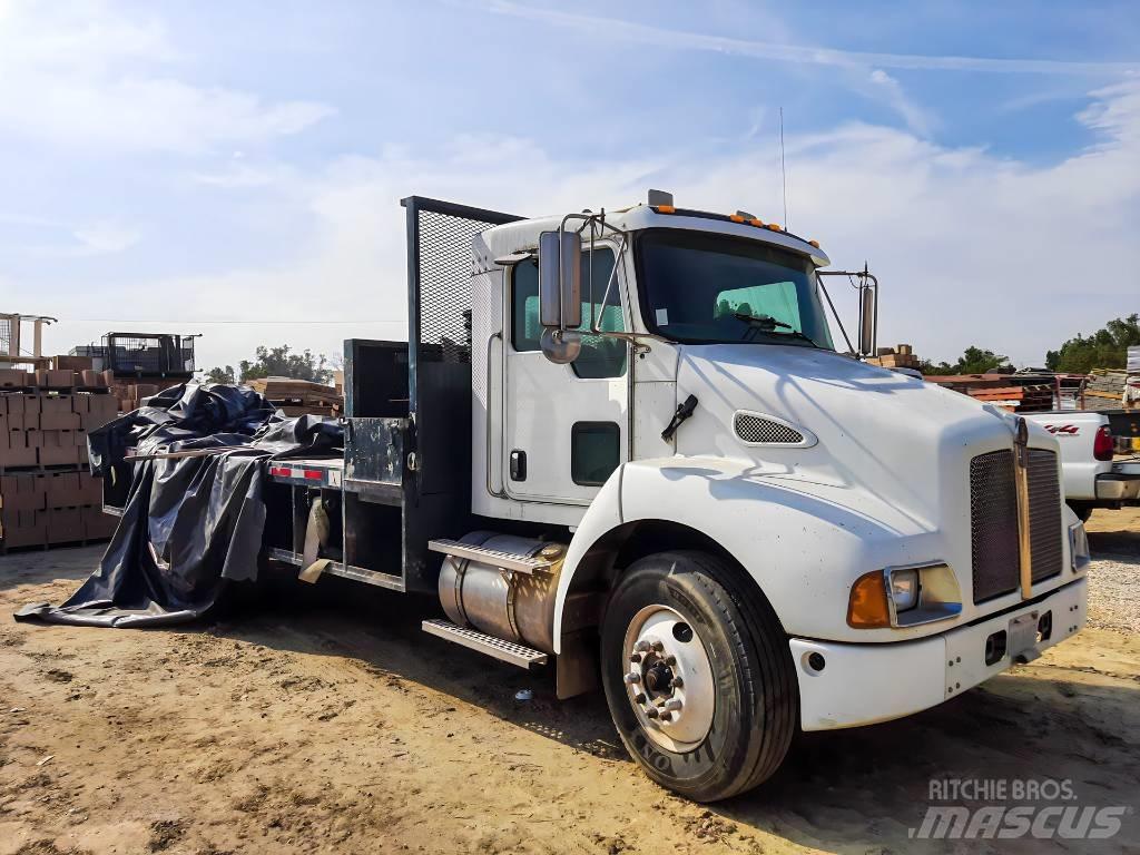 Kenworth T 300 平板栏板货车