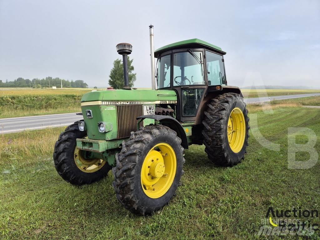 John Deere MFWD 拖拉机/农用车