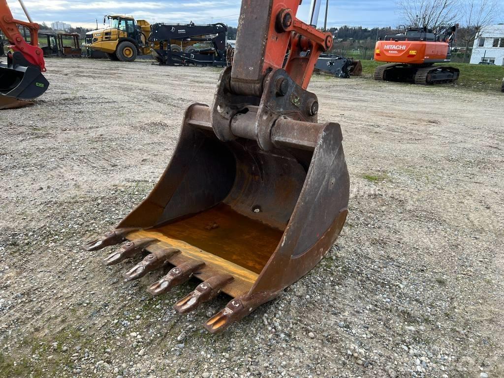 Hitachi ZX210LC 履带挖掘机