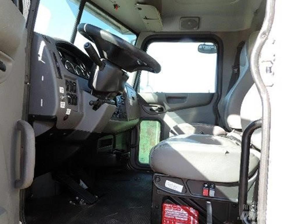 Peterbilt 348 自卸式货车