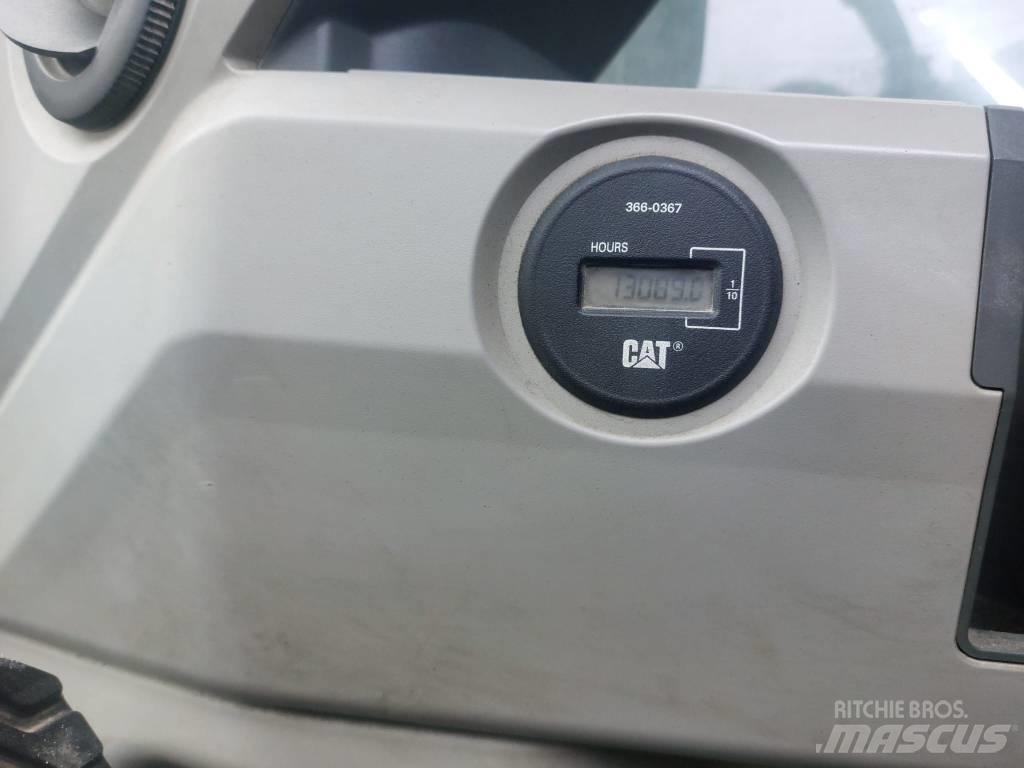 CAT 374 F 履带挖掘机