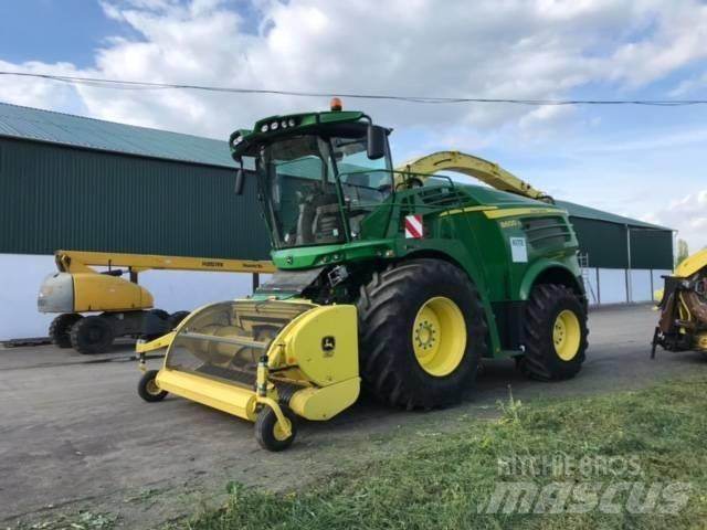 John Deere 8600 自走式青贮饲料收割机