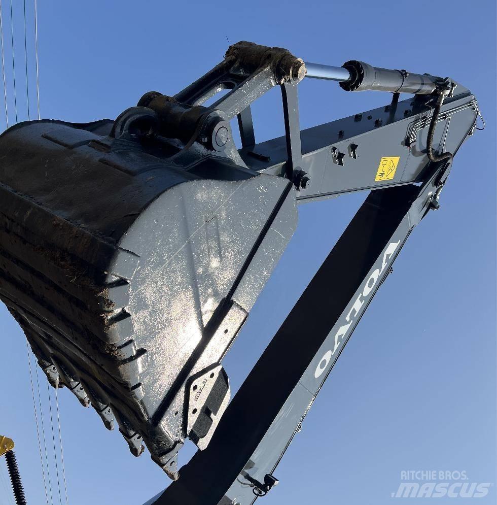 Volvo EC 220 履带挖掘机