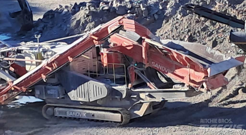 Sandvik QH 332 DDHS 移动式破碎机